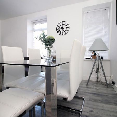 Апартаменты Executive Style 2 Bed Flat In Bridgend F2 Экстерьер фото